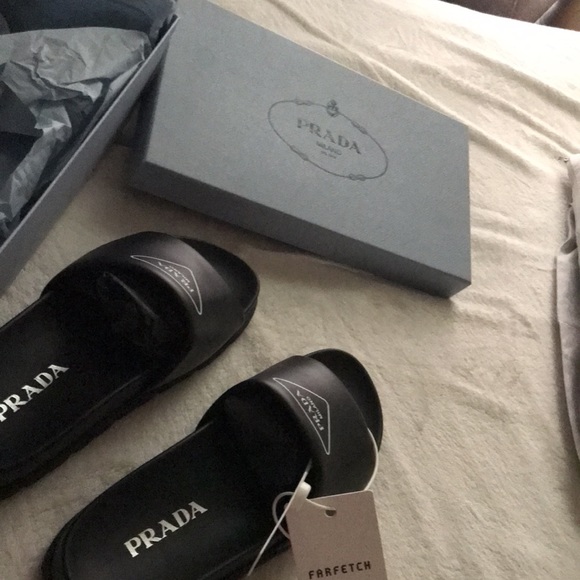 Prada slides - Picture 3 of 3